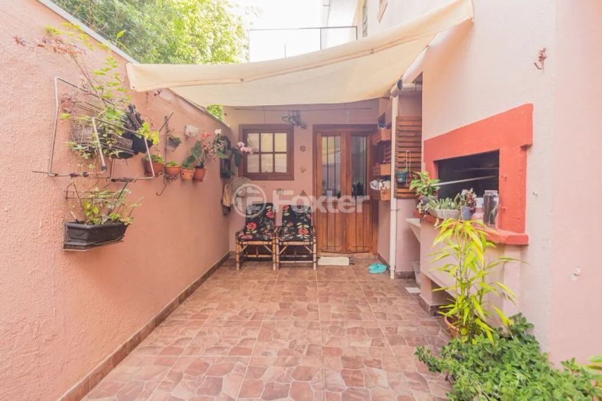 Oportunidade única no Bairro Tristeza - Sobrado 3 DORM 1 suíte