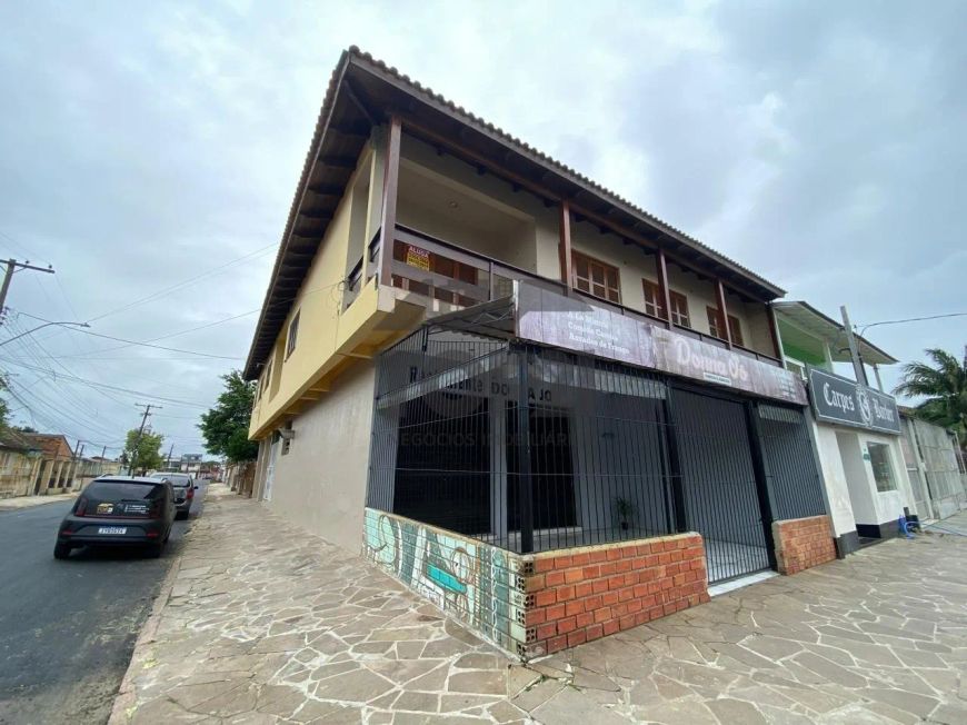 Apartamento em Sarandi com 180 m² , 2 quarto(s) .