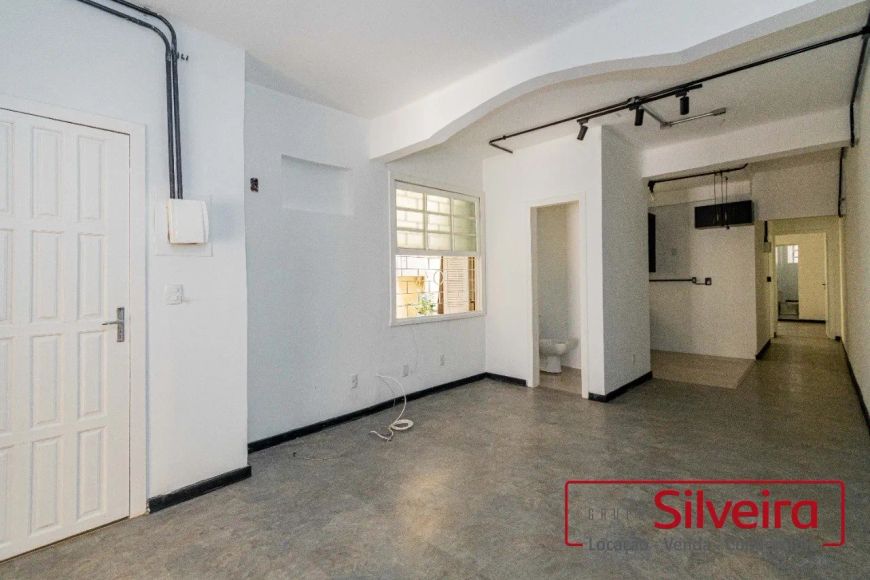 APARTAMENTO SEMI MOBILIADO COM 46M² - FLORESTA