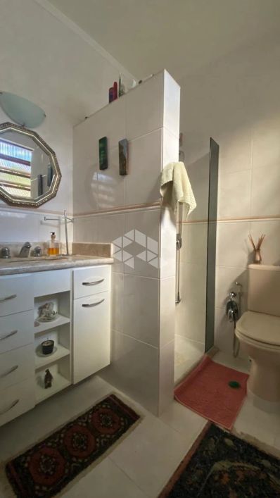 Casa em alvenaria com 209,10m2, no Bairro Vila Ipiranga.