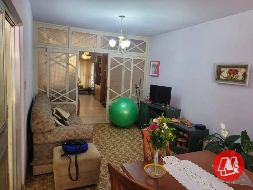 Casa de 2 pavimentos com 207 m² no bairro Rio Branco.