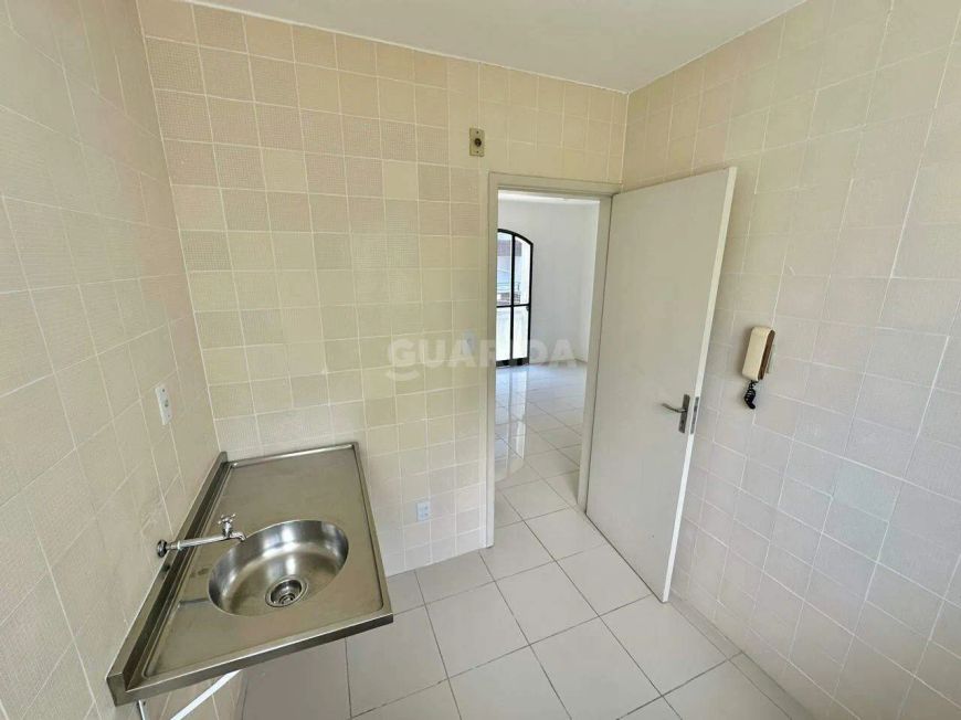 Apartamento com 1 dormitório e 1 vaga de garagem no bairro Centro Histórico