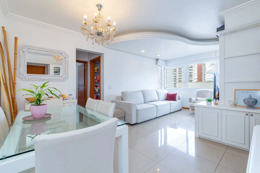 02 Dorm. Menino Deus. André Belo Imóveis vende apartamento de 73m².