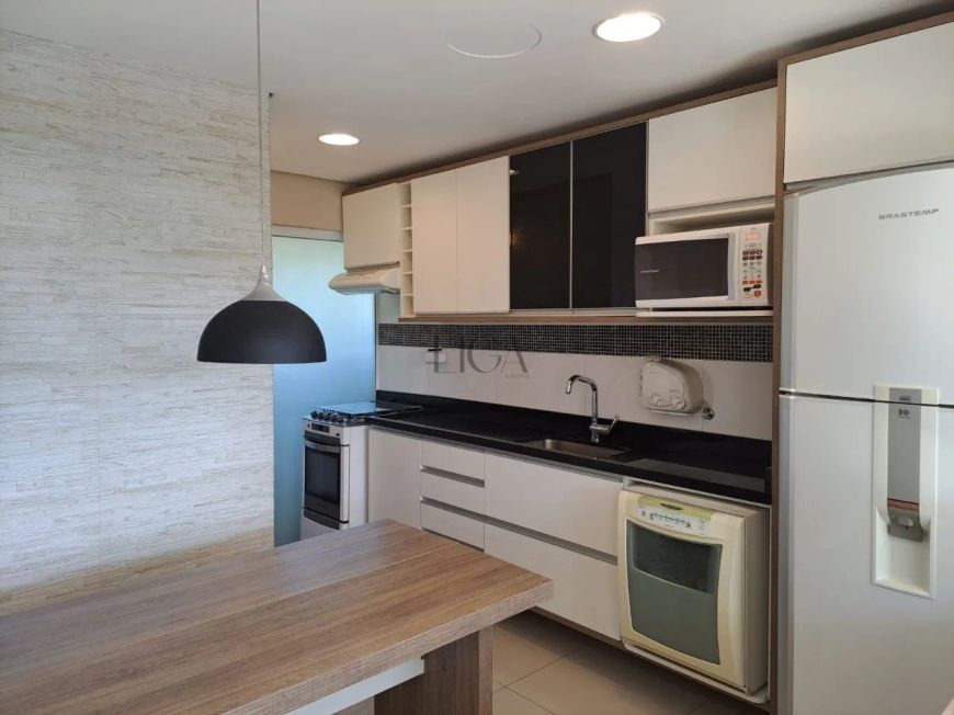 Apartamento 3 dormitórios, 1 suíte, 2 vagas - Tristeza