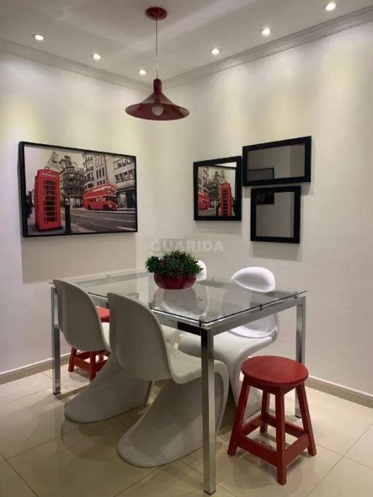 Apartamento com 2 dormitórios, sendo 1 suíte, e 3 vagas de garagem no bairro Cristo Redentor