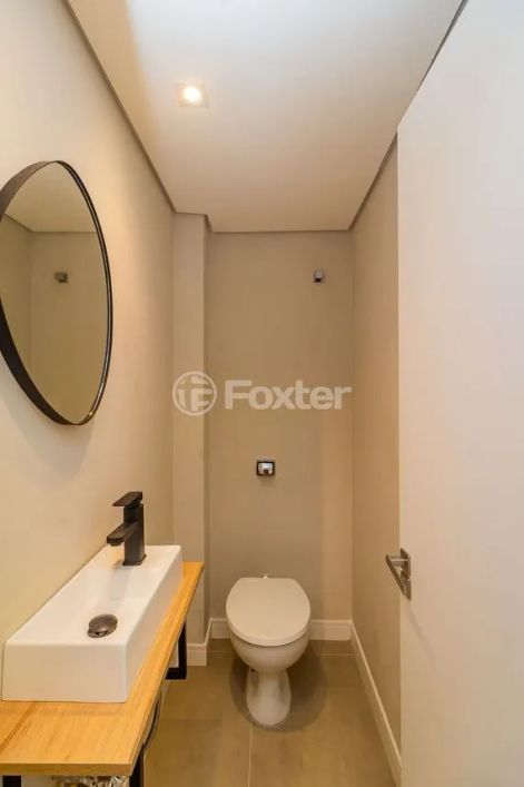 Foxter Cia Imobiliária oferece imperdível apto de 2 dorm. e 1 vaga, no Petrópolis.