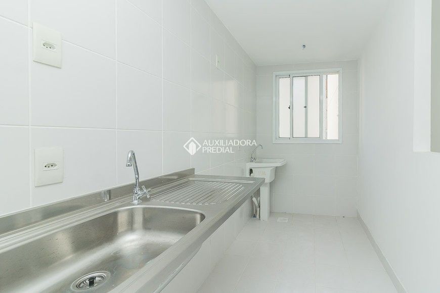 Apartamento para aluguel possui 90 metros quadrados com 3 quartos
