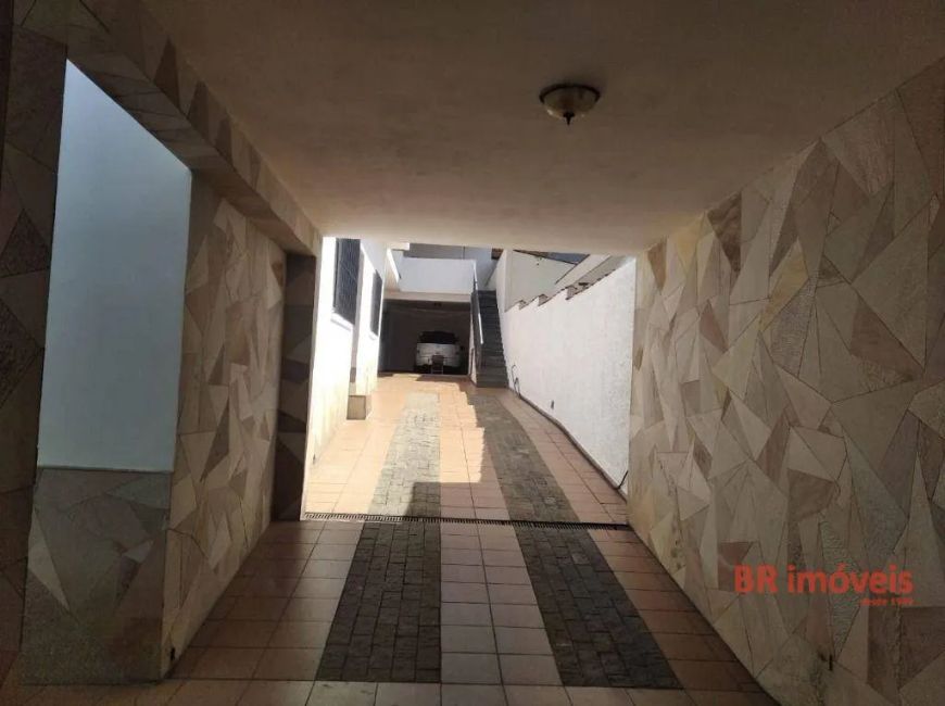 Casa térrea Agua Rasa, 2 Dormitórios ,sala,cozinha, 2 banheiros 6 vagas de carro.