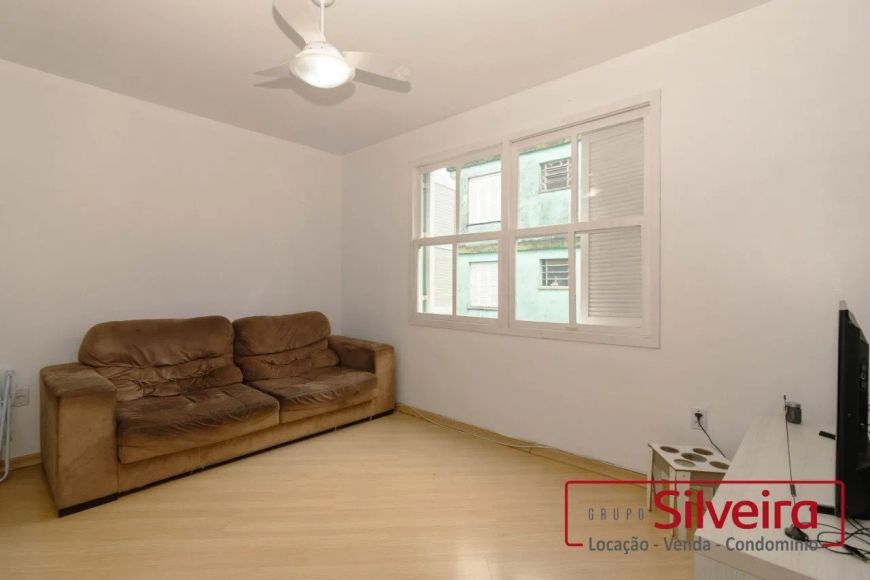 APARTAMENTO COM TRÊS DORMITÓRIOS NO CRISTAL