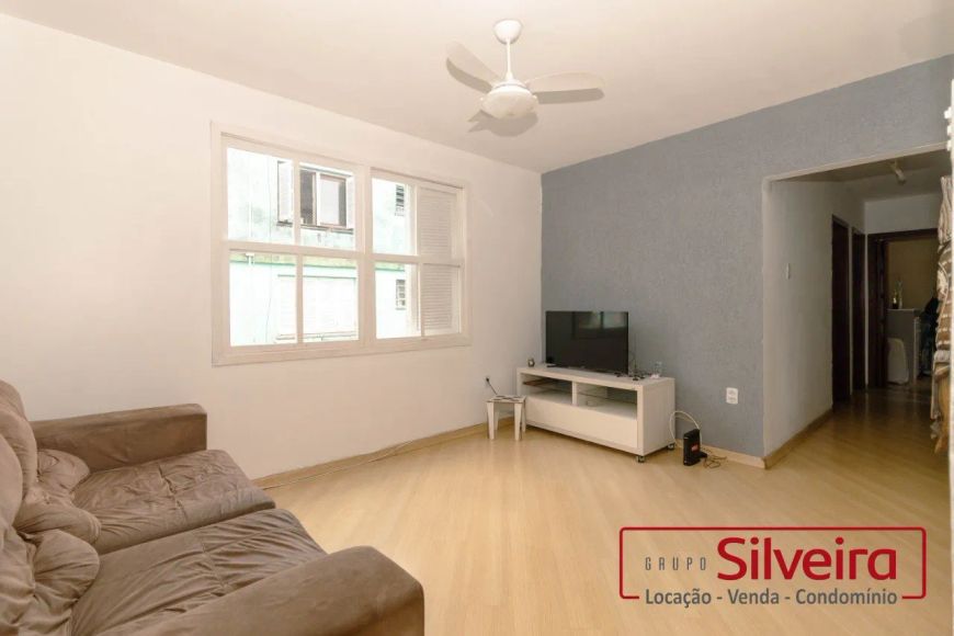 APARTAMENTO COM TRÊS DORMITÓRIOS NO CRISTAL