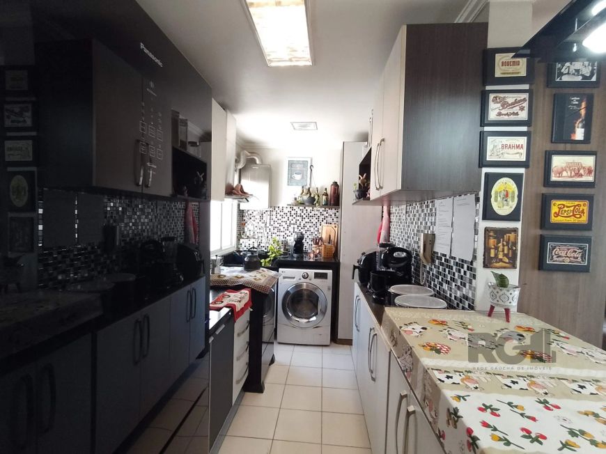 Apartamento 3 dormitórios e 2 vagas no HumaitáBelo apartamento com 3 dormitórios, sendo 1 suíte, liv