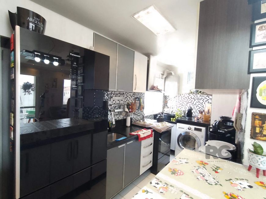 Apartamento 3 dormitórios e 2 vagas no HumaitáBelo apartamento com 3 dormitórios, sendo 1 suíte, liv