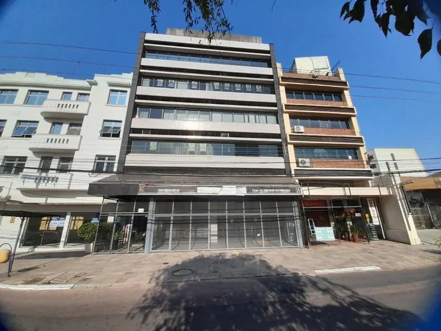 Sala no Bairro São João com 71,81m² de área privativa com banheiro. Infraestrutura condomínio: inter