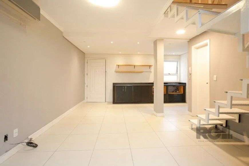 Apartamento Duplex Garden, com 2 dormitórios, 2 banheiros, semi-mobiliado, área de serviço, sacada,