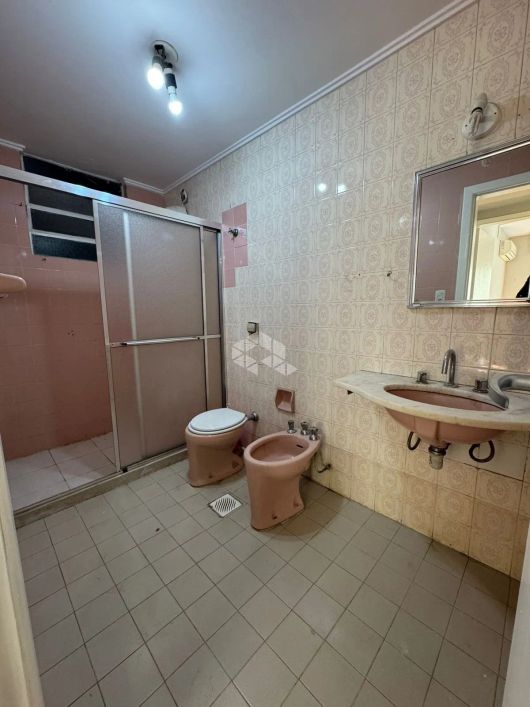 Apartamento 02 dormitórios bairro Rio Branco - Porto alegre