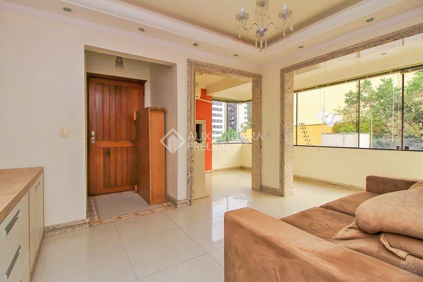Apartamento á venda com 2 quarto sacada com churrasqueira elevador em Petrópolis - Porto Alegre - RS