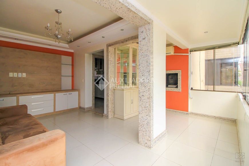 Apartamento á venda com 2 quarto sacada com churrasqueira elevador em Petrópolis - Porto Alegre - RS