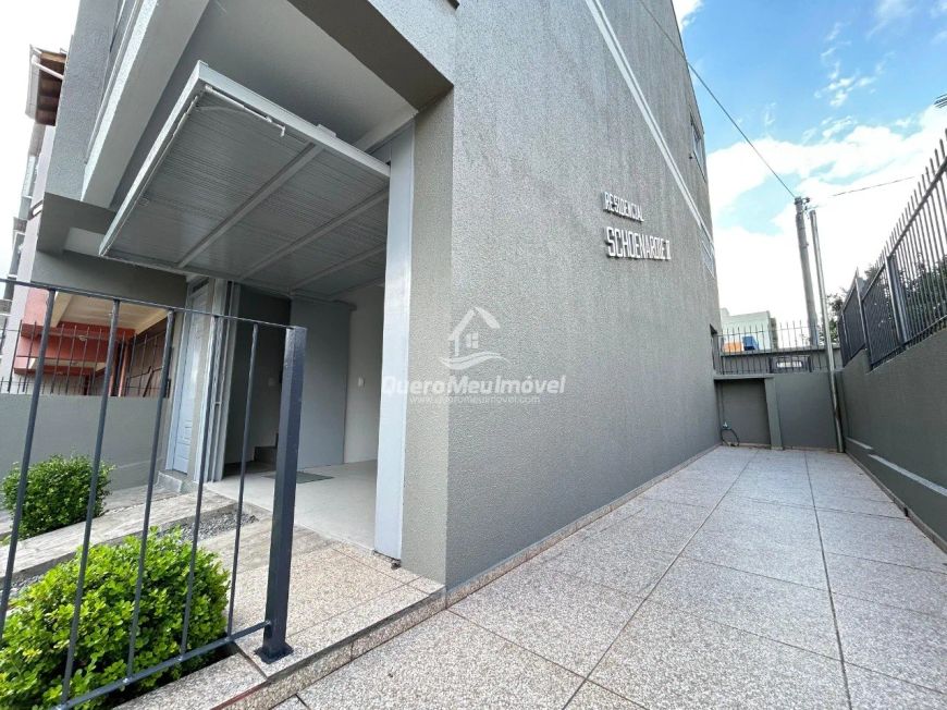 Sobrado Triplex semimobiliado no bairro Ana Rech
