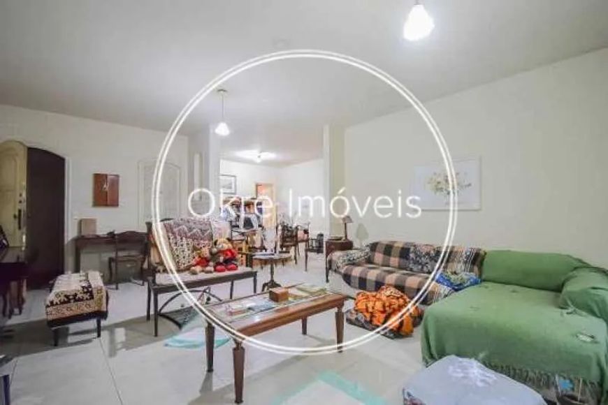 Ótima localização: apartamento com 3 quartos à venda na Lagoa!