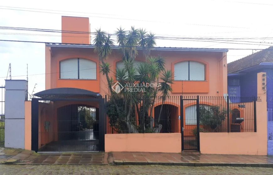 Casa à Venda no Sagrada Família - Caxias do Sul
