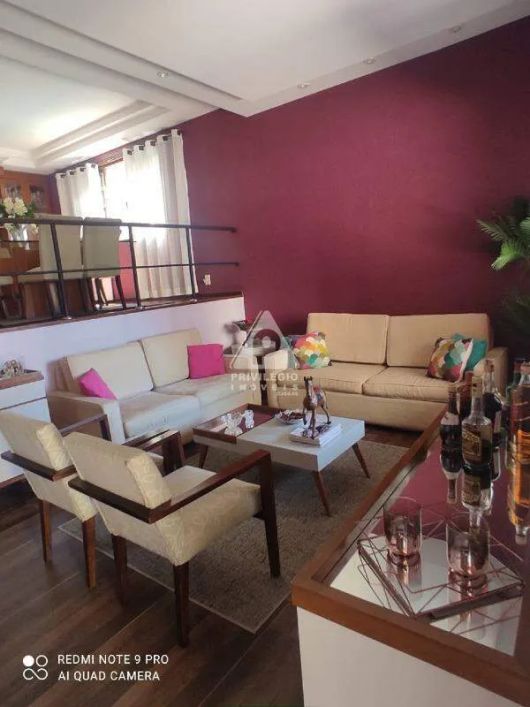 Casa com piscina em Condomínio fechado