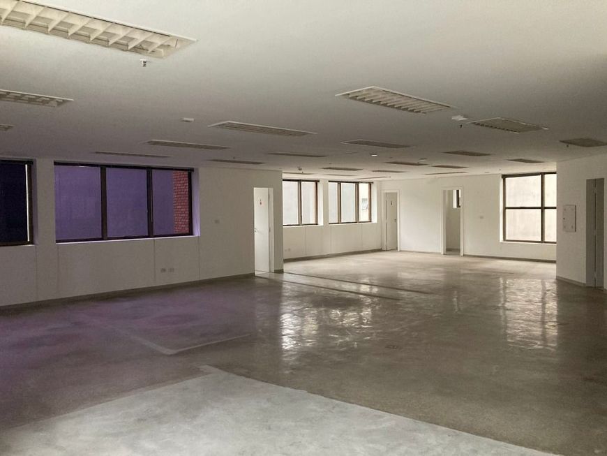 Conjunto comercial no Edifício Gold Center