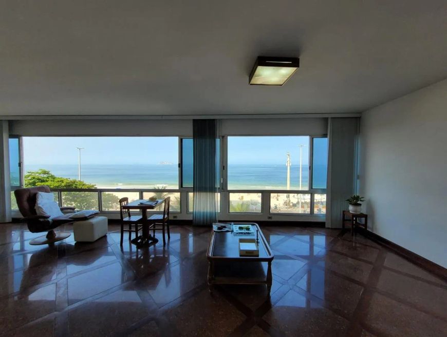 Espetacular apartamento para venda possui 181 metros quadrados com 4 quartos em Leblon