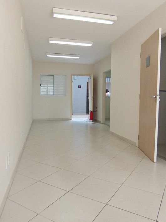 CASA COMERCIAL REFORMADA PARA LOCAÇÃO/SANTO AMARO