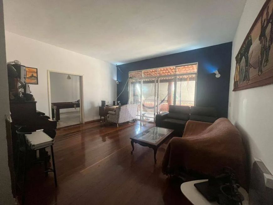Cobertura duplex perto do metrô