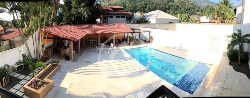 Casa de Condomínio 4 quartos, sendo 2 suítes