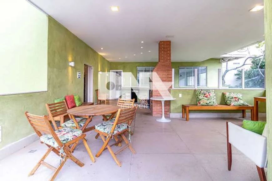 Casa de Vila - Triplex / Residencial / Humaitá