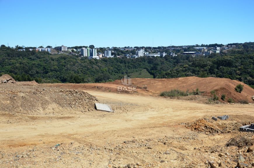 Terreno à venda em Caxias do Sul, no bairro São Luiz. Com área total de 360m², o terreno possui ótim