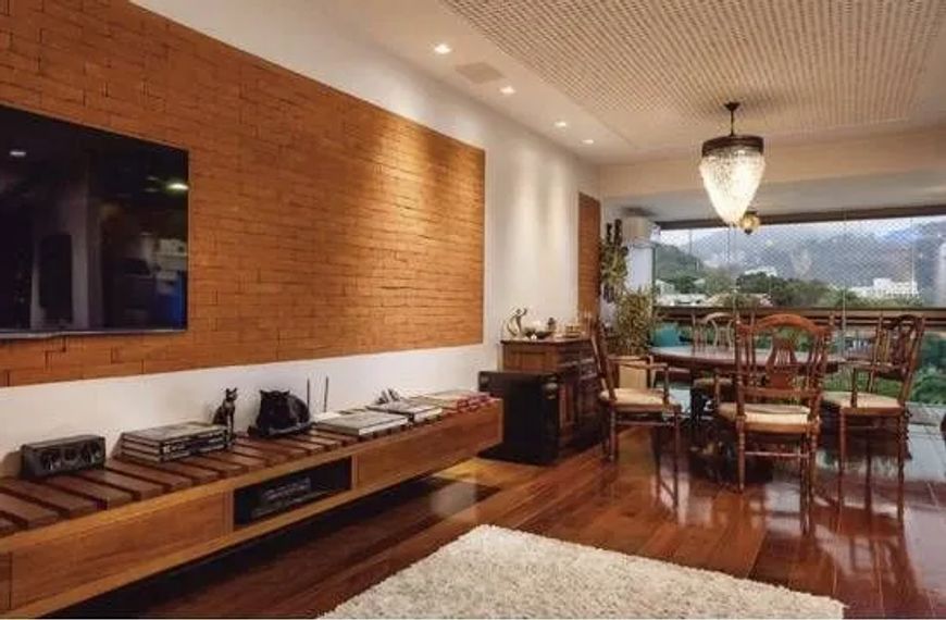 Apartamento - / Residencial / Leblon