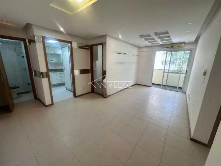 Apartamento : / Residencial / Catete