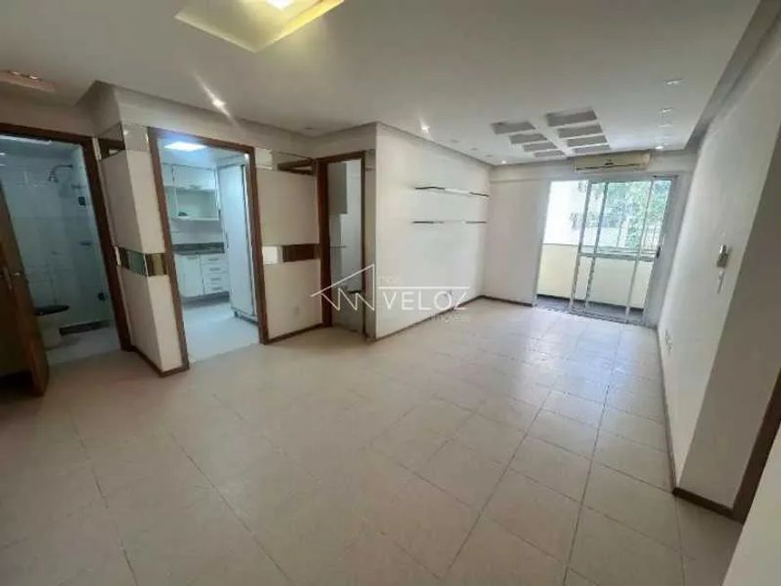 Apartamento : / Residencial / Catete