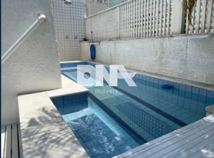 Apartamento - / Residencial / Copacabana