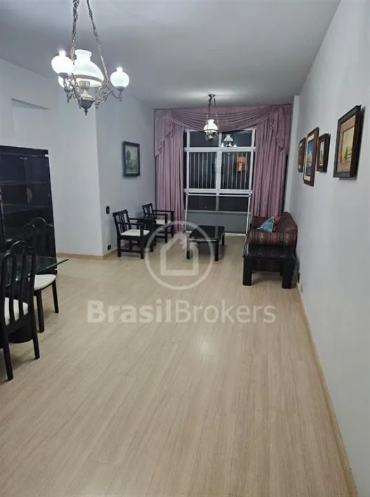 Apartamento de 3 quartos com vaga de garagem.