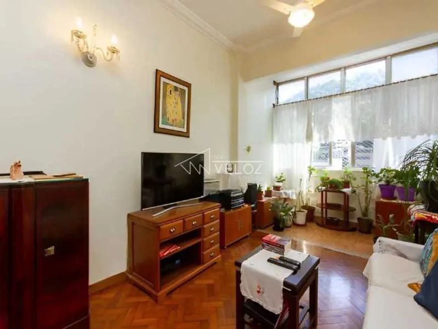 Apartamento - / Residencial / Laranjeiras