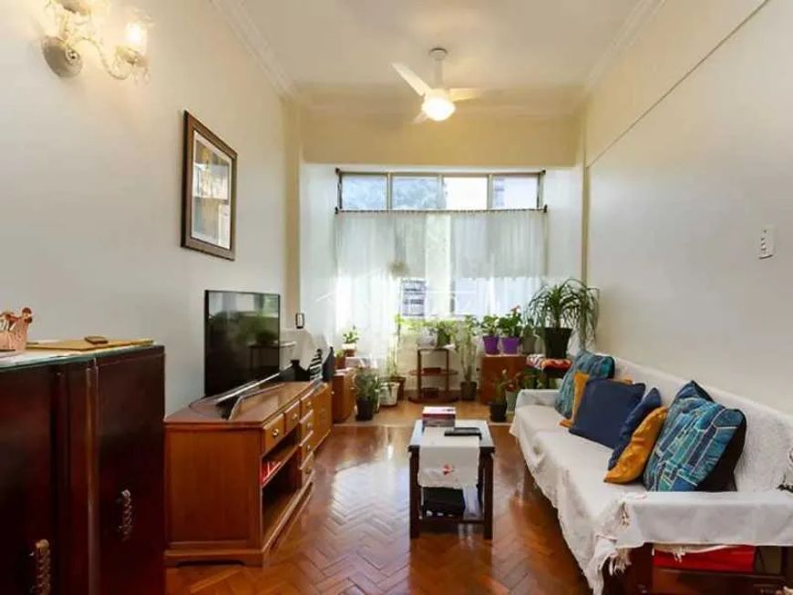 Apartamento - / Residencial / Laranjeiras