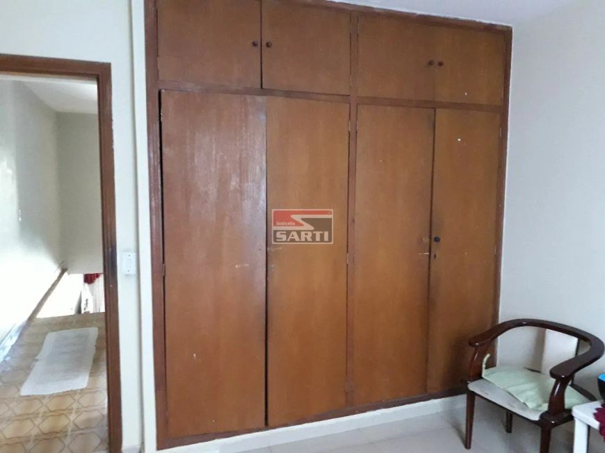 AMPLO SOBRADO COM LINDO TERRAÇO NA FRENTE , 3 DORMITÓRIOS ( SENDO 1 SUÍTE ) 01 VAGA DE GARAGEM