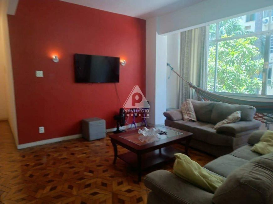 Apartamento de 3 quartos em rua nobre no Flamengo