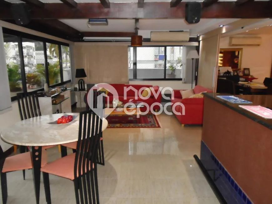 Flamengo | Cobertura 4 quartos, sendo 1 suite