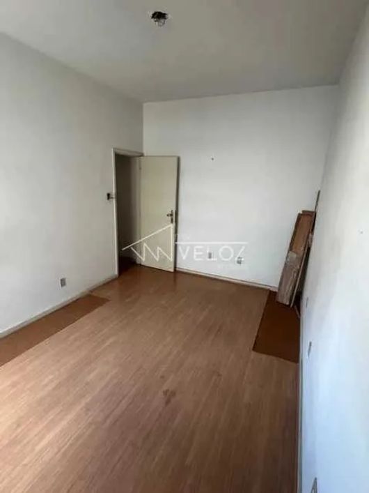Apartamento : / Residencial / Glória