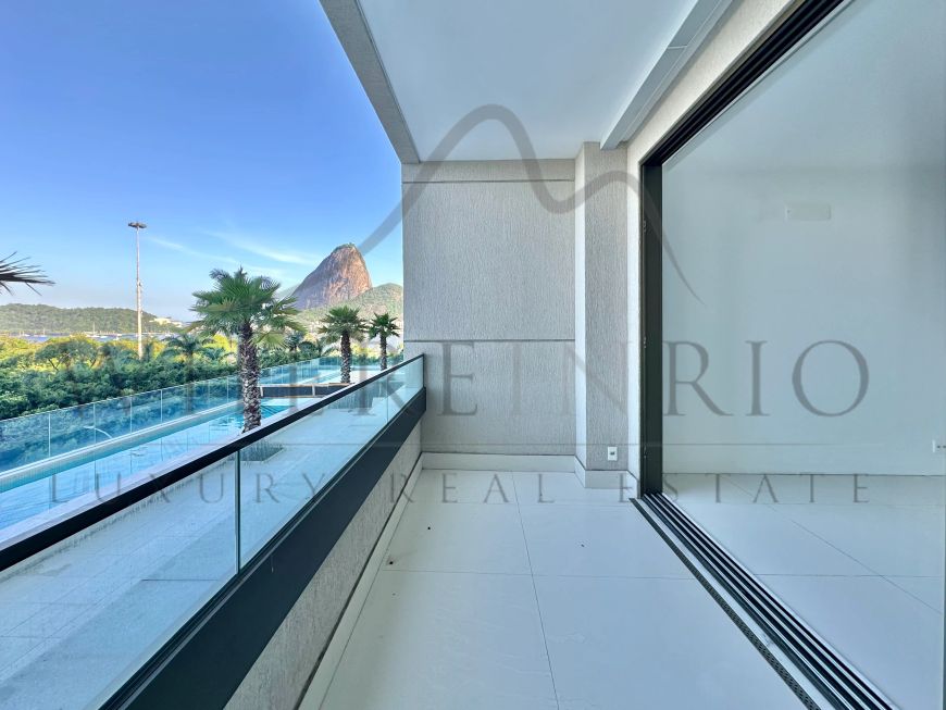 Apartamento Reformado e com Vista no Flamengo