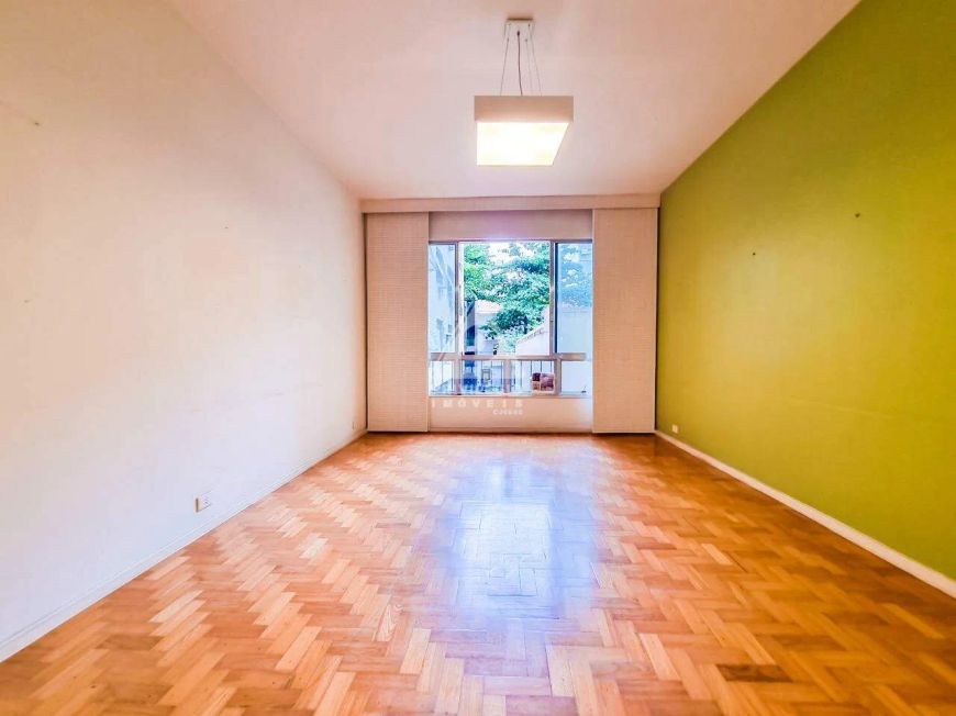 Excelente Apartamento Reformado com Área Externa, 1 Vaga a Venda no Leblon