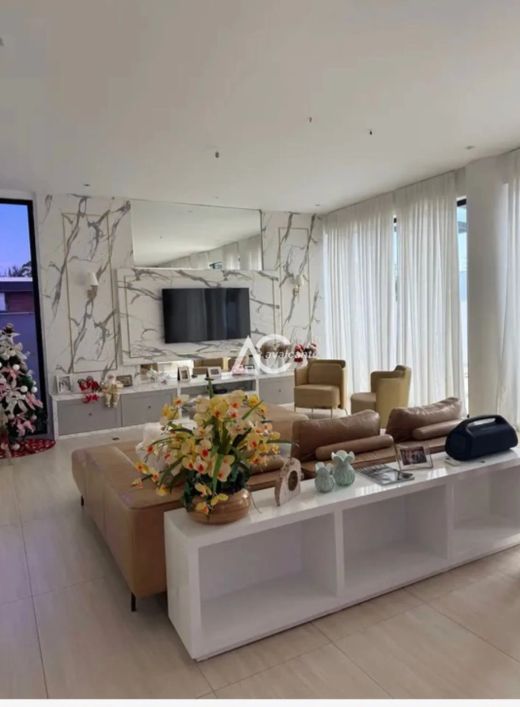 Aluguel de Casa contemporânea de Luxo em Condomínio na Barra da Tijuca - 4 quartos, 4 suítes, 3 sala