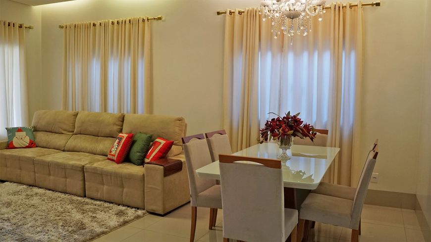 Casa Térrea para venda possui 256 metros quadrados com 3 quartos Parque Oeste Industrial Goiânia GO