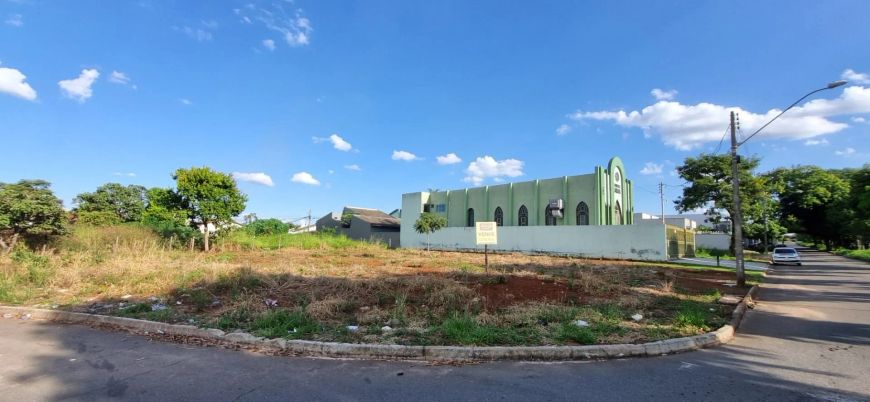 Área Comercial à venda, 881 m² por R$ 850.000 - Residencial Canadá