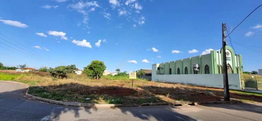 Área Comercial à venda, 881 m² por R$ 850.000 - Residencial Canadá
