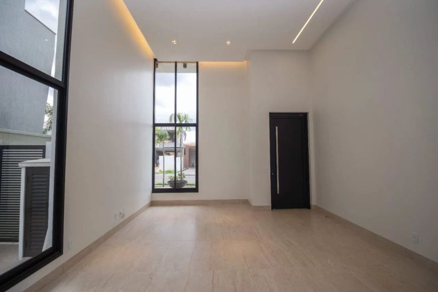 Casa 3 quartos em condomínio fechado em Goiânia-GO.